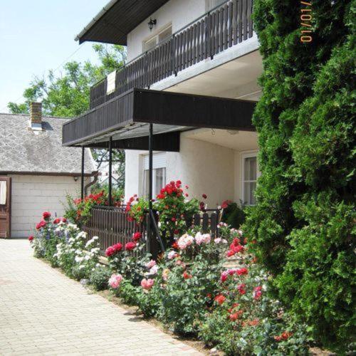 Ilona Apartmanok Балатонбоглар Экстерьер фото